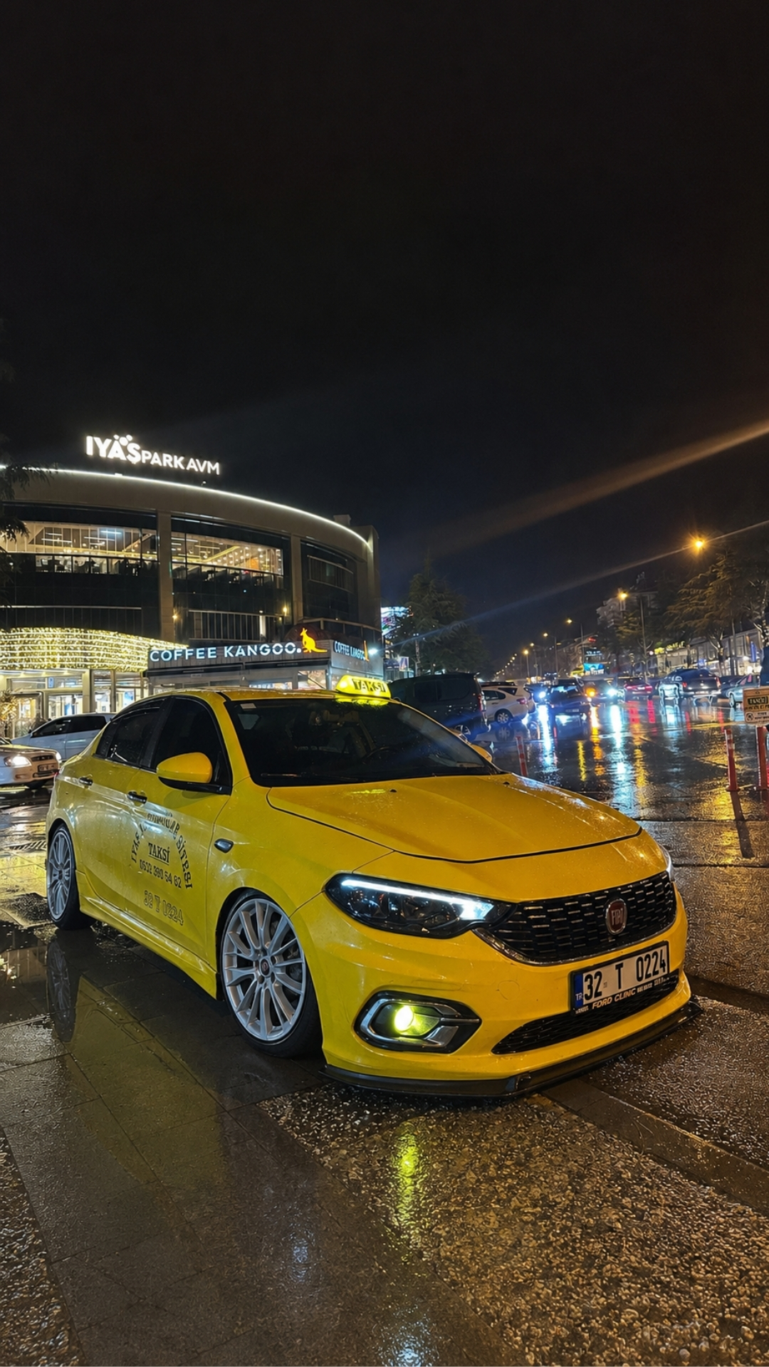 Iyaş Park AVM önü gece taksi - Isparta